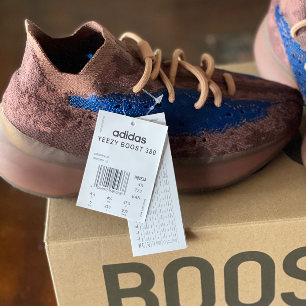 Yeezy 380 azure rare! Size US5. UK 4.5